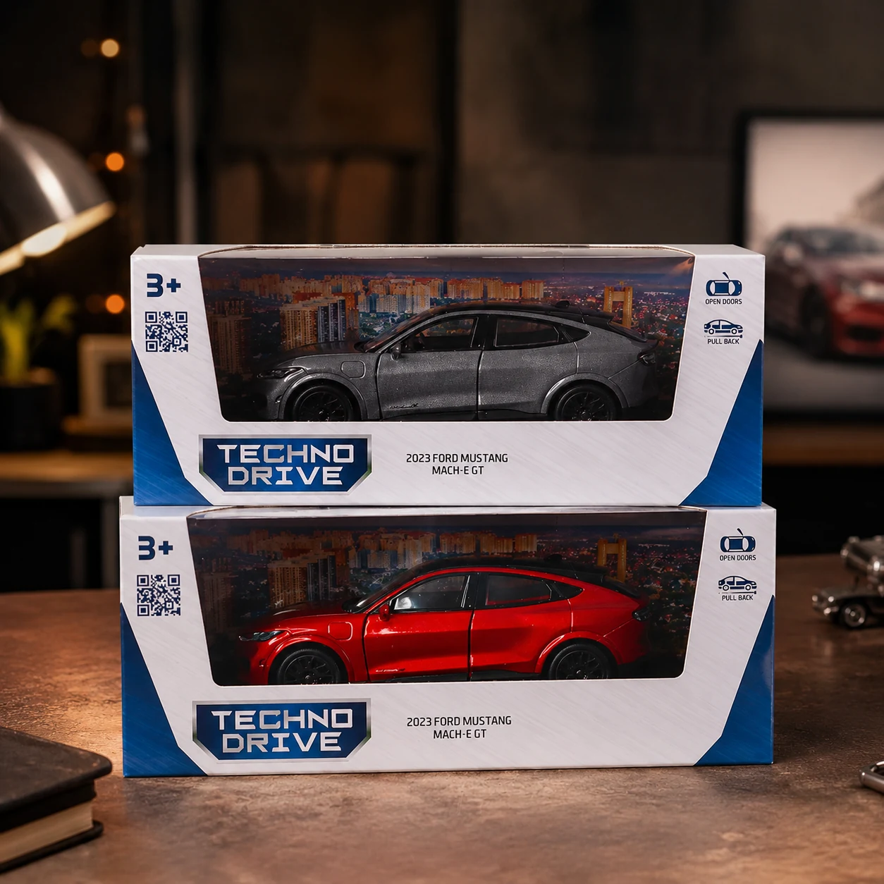 Автомодель - FORD MUSTANG MACH-E GT 2023 червоний сріблясто-сірий 250387W — 