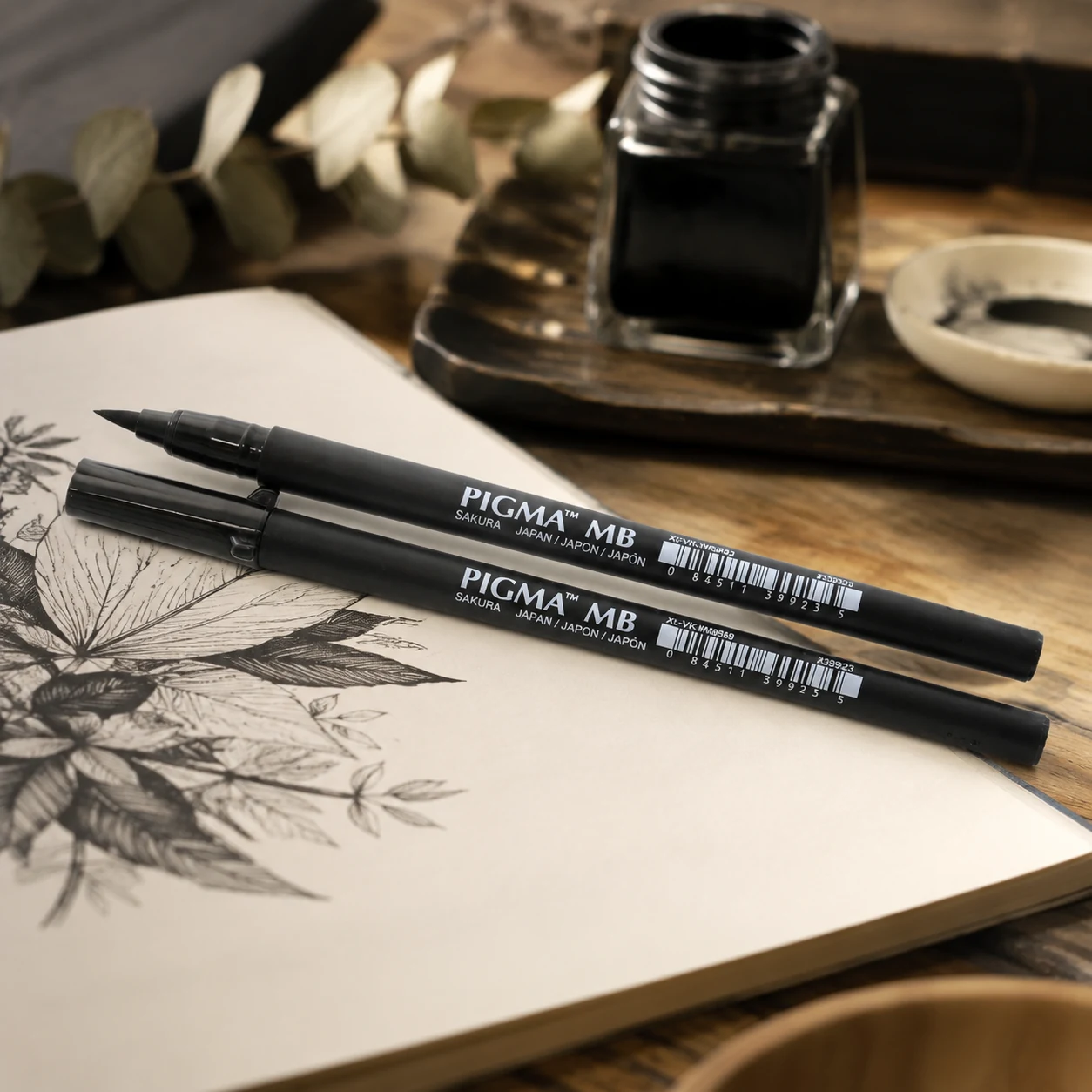 Лінер-ручка PIGMA PEN Brush MB Чорний — Хобі та декор