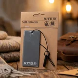 Мяка світловідбиваюча підвіска прямокутна темно-сіра KITE K23-109-1 — фото 1