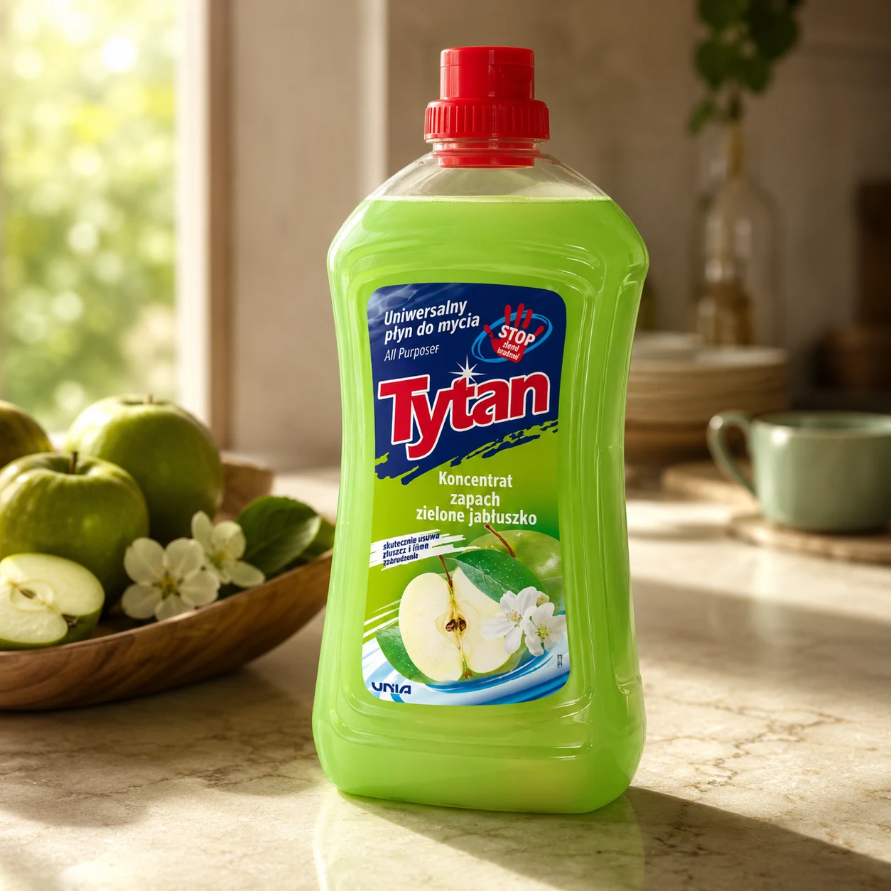 Рідина для миття універсальна Яблуко TYTAN 1л — Побутова хімія