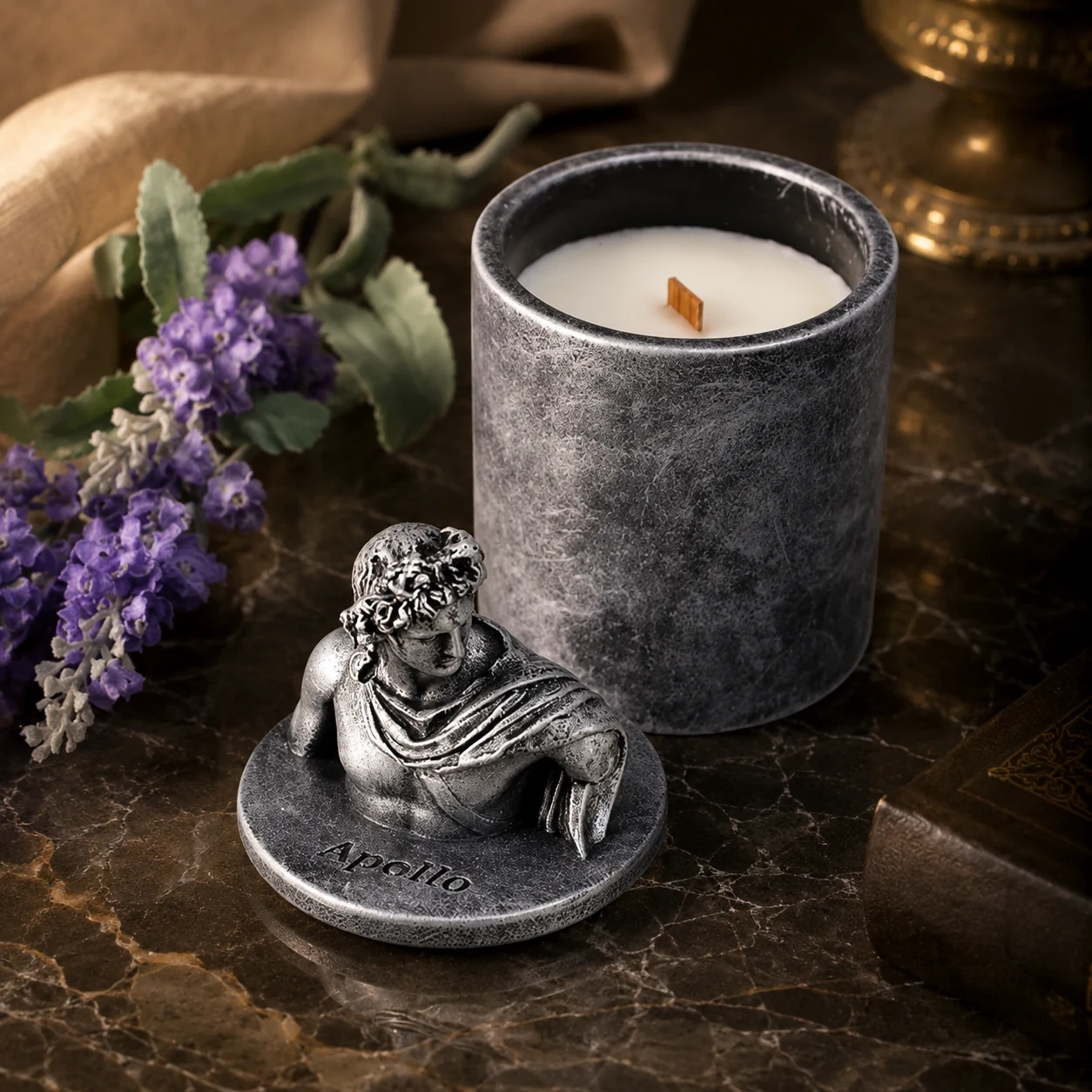 Свічка парфумована APOLLO BURLEY VANILLA SILVER 100% WOOD WAX 165g 35h NAC 1107 — Подарунки та сувеніри