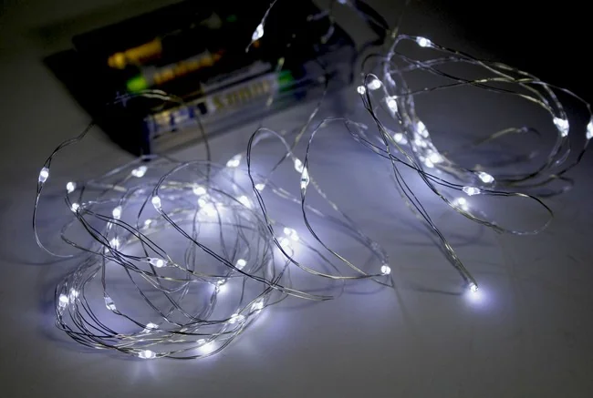Світлодіодна гірлянда на мідному дроті, 4м, 40 led, колір свічення - білий холодний, на батарейках 3хАА — фото 2