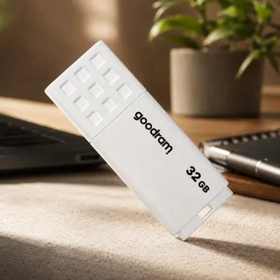 USB флеш накопичувач 32Gb GOODRAM UME2 White