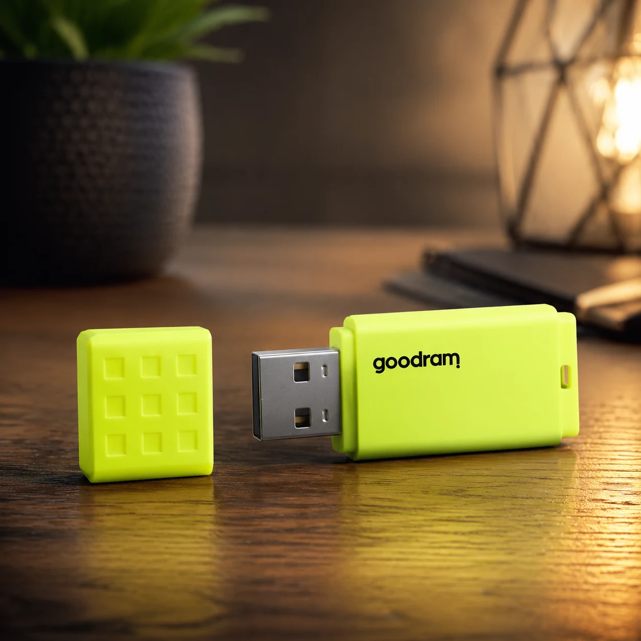 USB флеш накопичувач GOODRAM 32GB UME2 Yellow USB 2.0 (UME2-0320Y0R11) — Флешки та накопичувачі