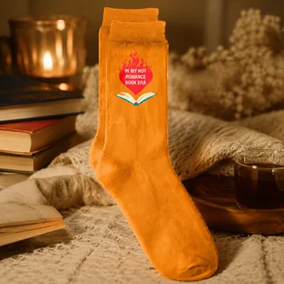Шкарпетки «In my hot romance book era»